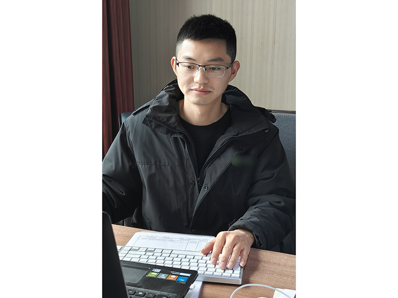 尿素企业文化建设标兵-黄冲 尿素企业文化建设标兵-黄冲